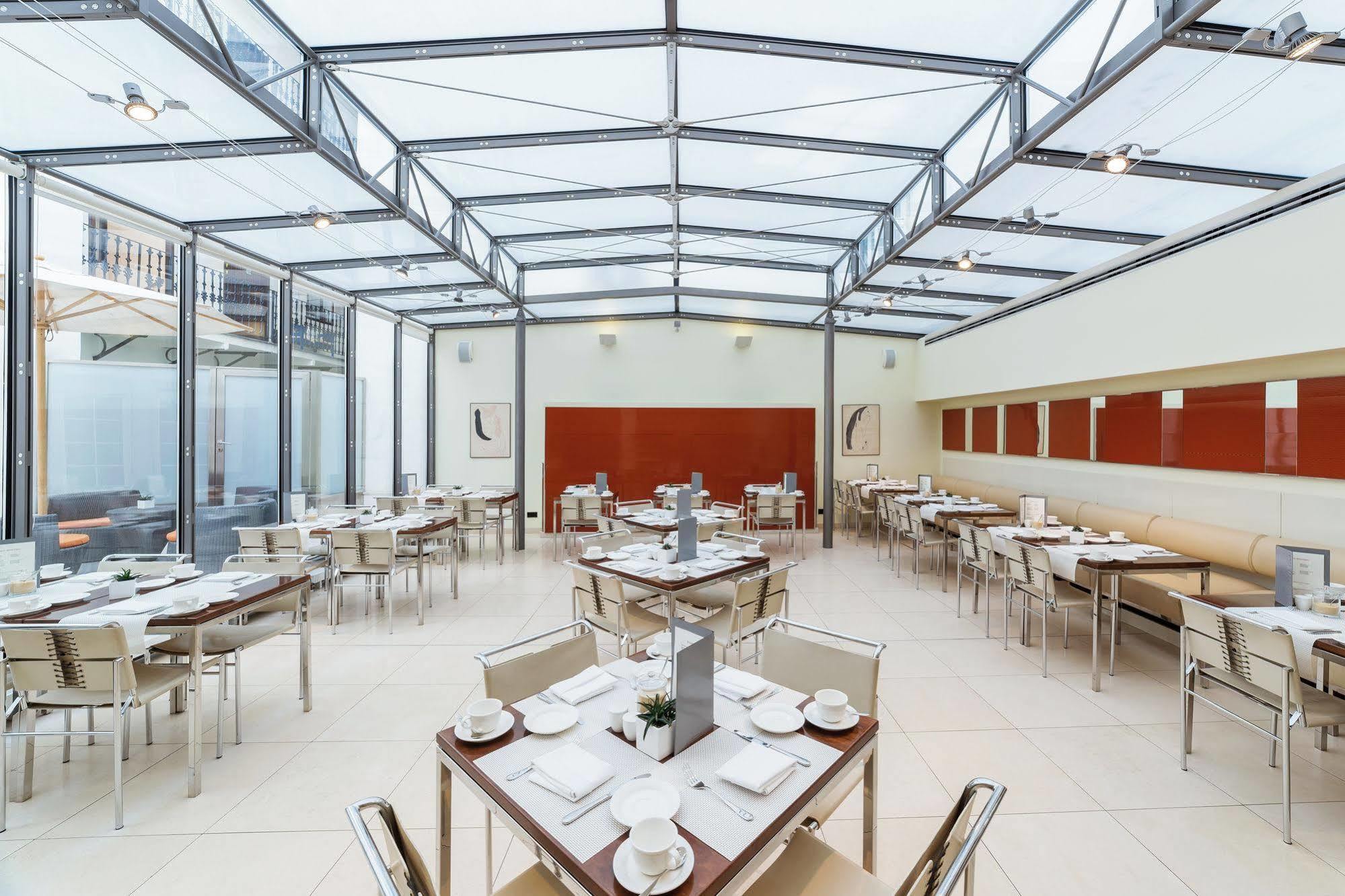Maximilian 4* Praga